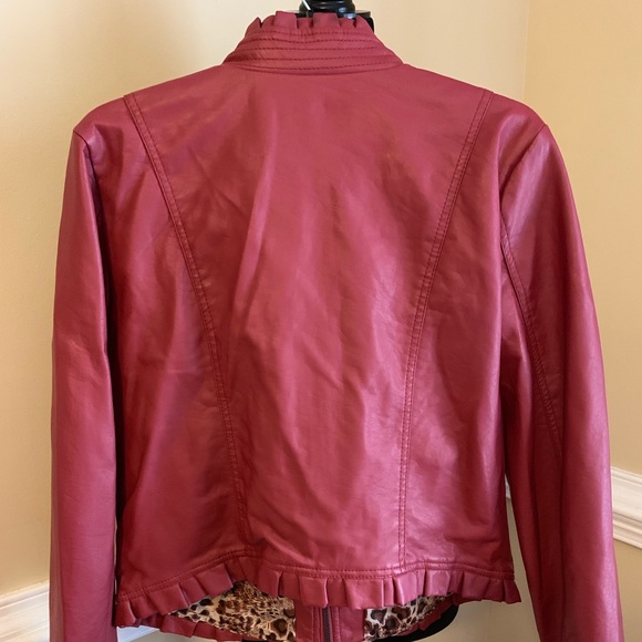 Red leather jacket - Picture 2 of 8